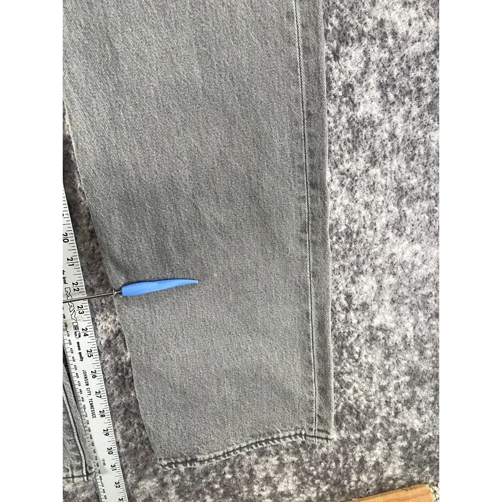 Levis 501 Original Fit Mens 36x31 Grey Straight Leg Button Fly Jeans 00501-2370